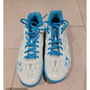 Yonex Power Cushion AERUS Badminton Shoes – Women’s 9 – Non-Marking